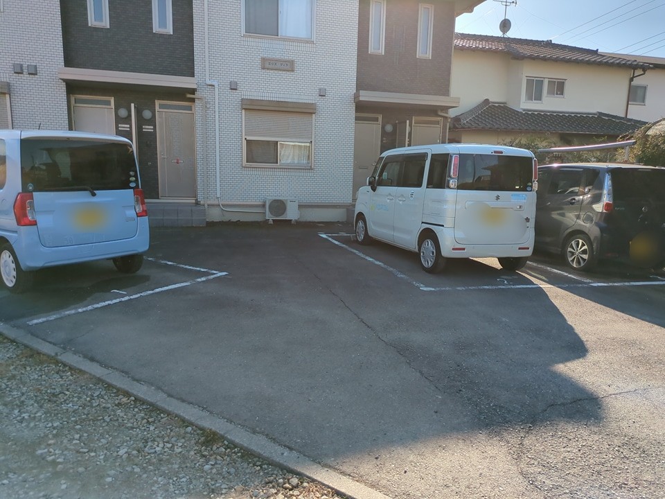 2/5 駐車場