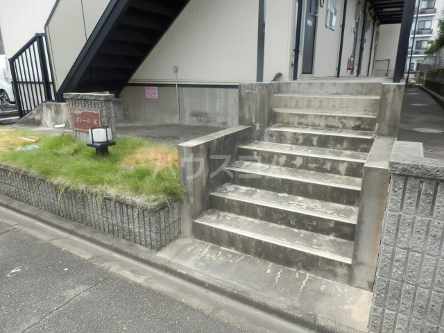 26/30 エントランス