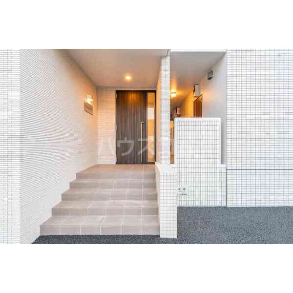 2/5 エントランス