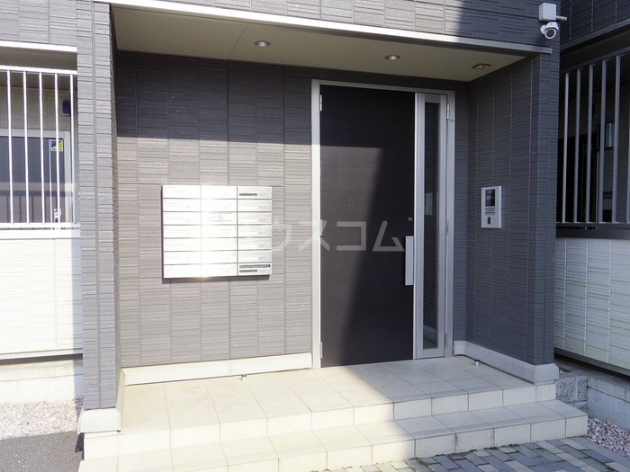 18/22 エントランス