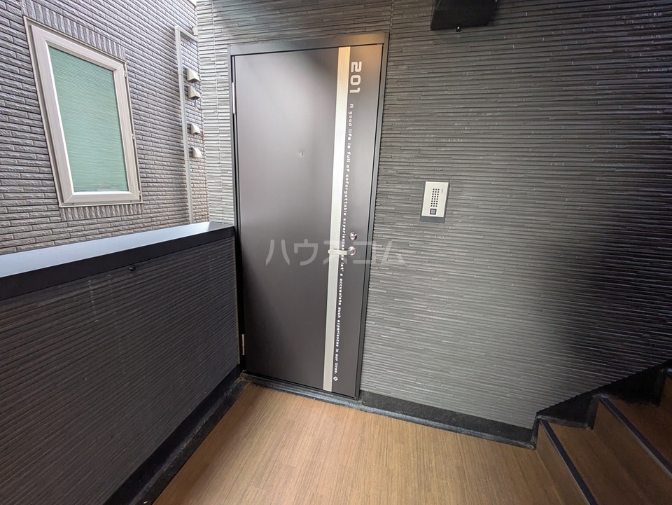 19/30 エントランス