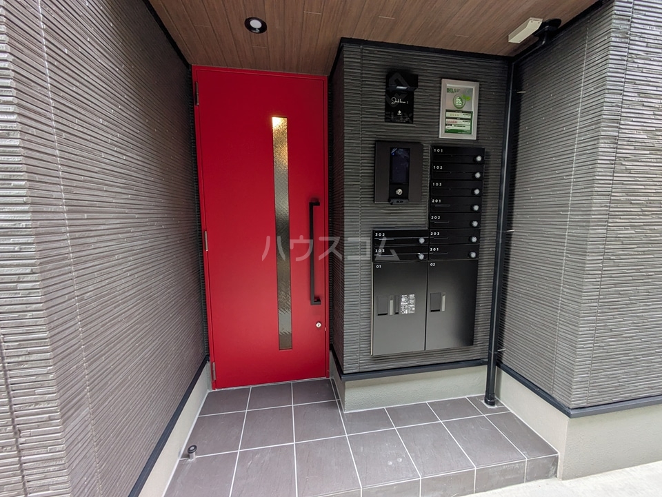 16/27 エントランス