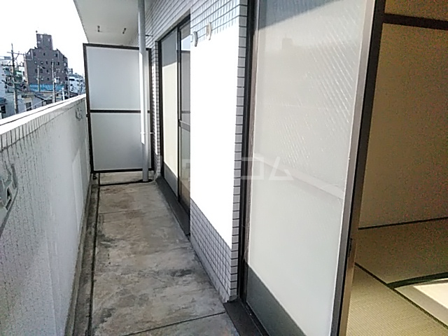 13/19 バルコニー