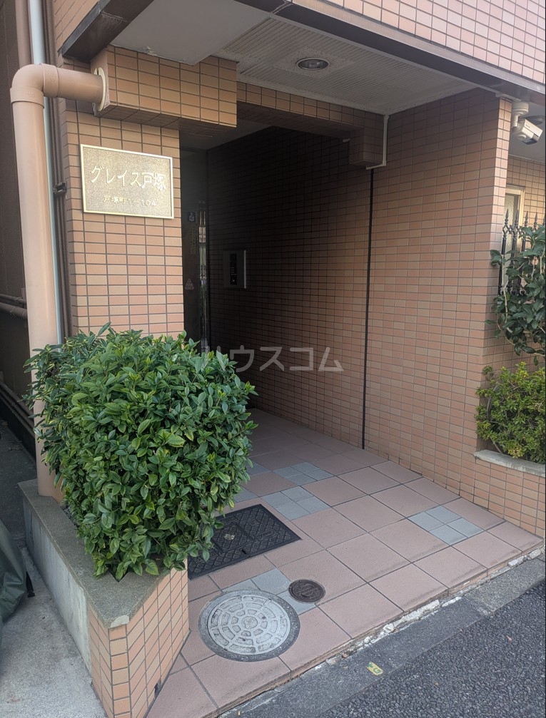 22/26 エントランス