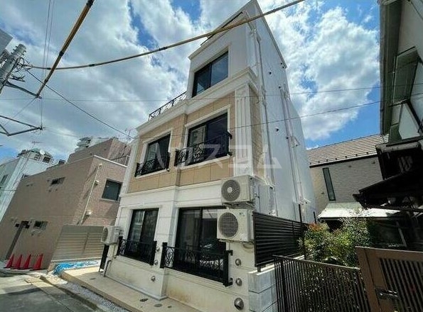 14/22 エントランス