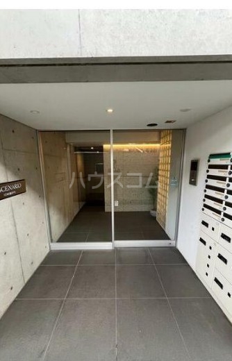 14/21 エントランス