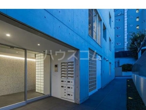 15/21 エントランス