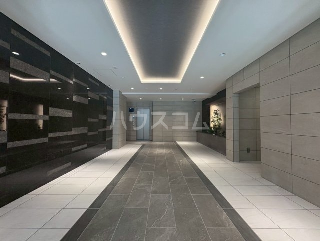 16/25 エントランス