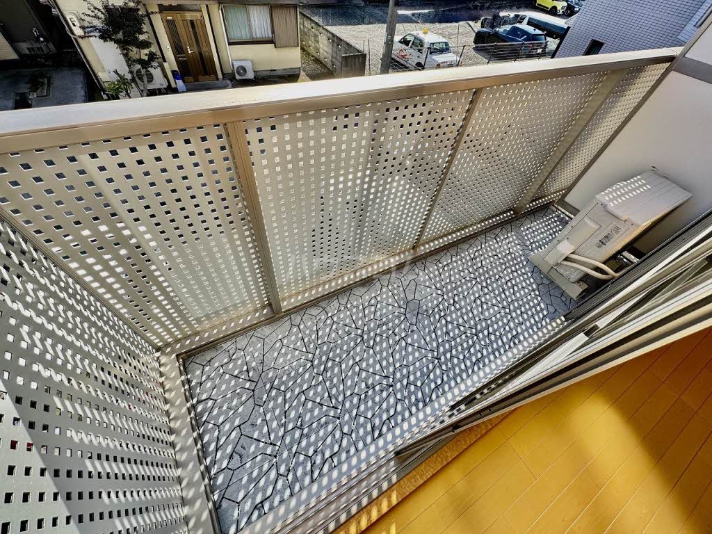 15/22 バルコニー