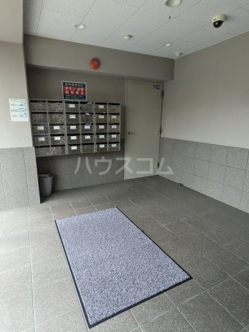 23/30 エントランス