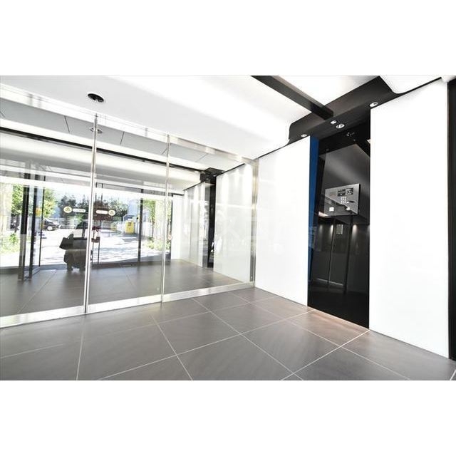 21/30 エントランス