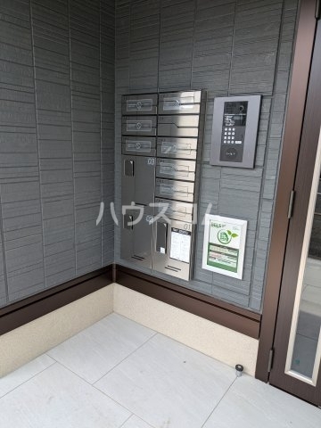 20/23 エントランス