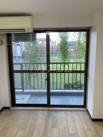 13/22 バルコニー