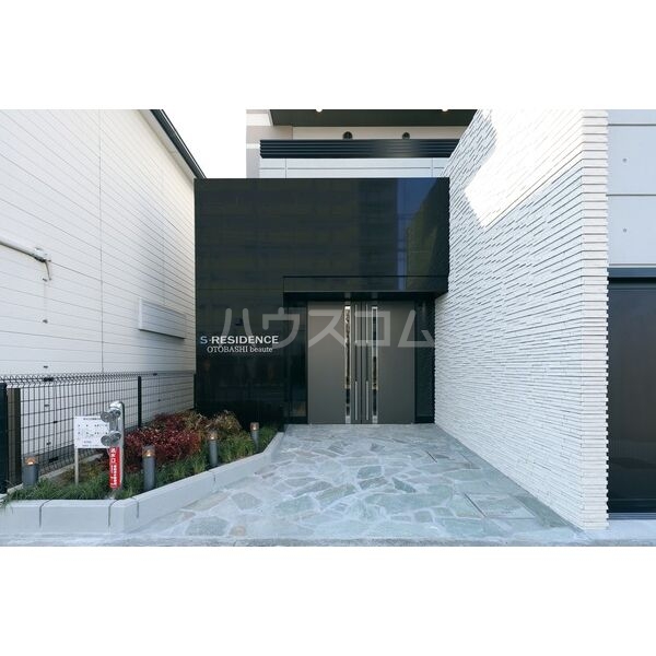 13/21 エントランス