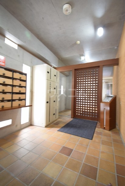 15/19 エントランス