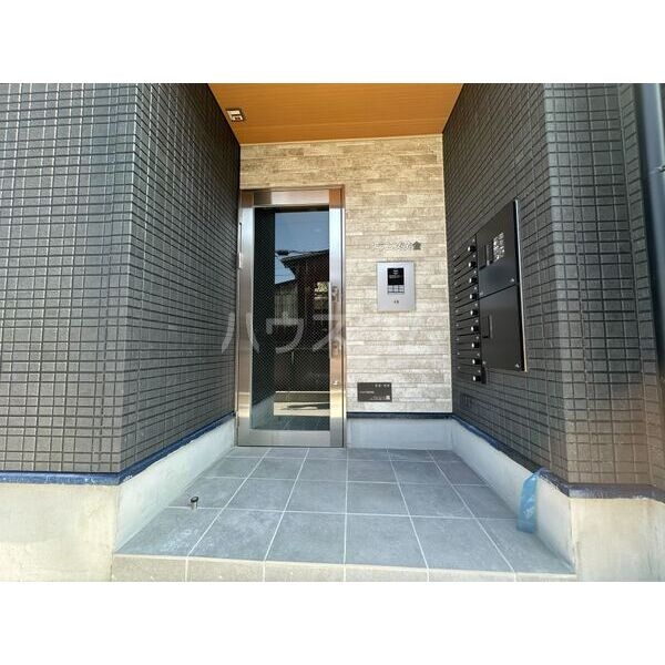 2/2 エントランス