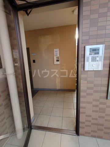 21/25 エントランス