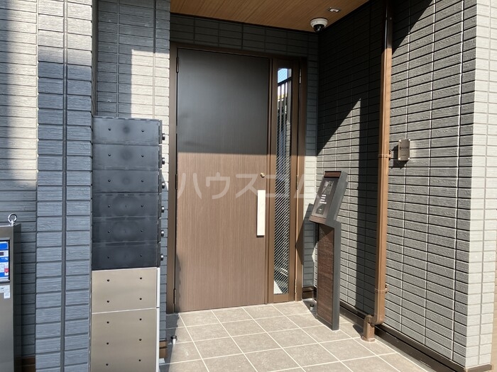 17/26 エントランス