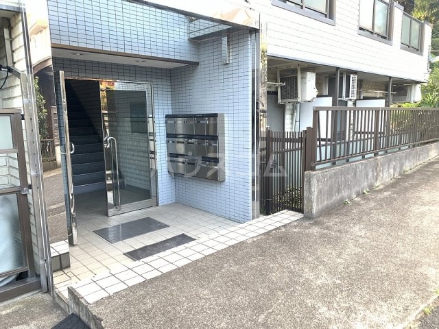 21/23 エントランス