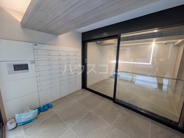 23/26 エントランス