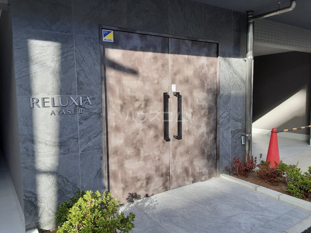 2/3 エントランス