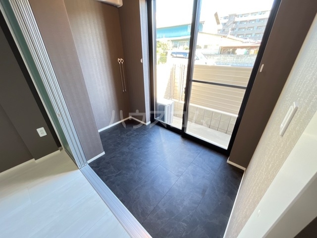18/28 バルコニー