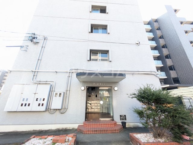 28/30 エントランス