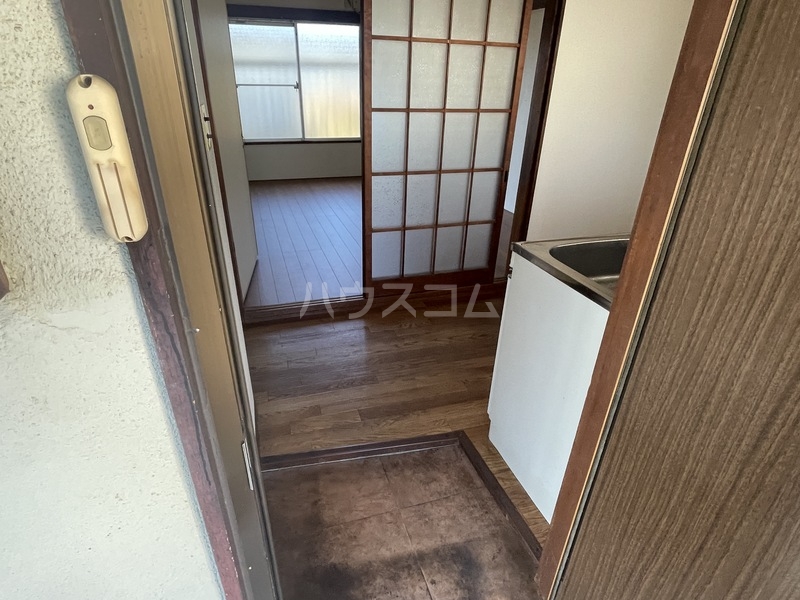 17/27 エントランス