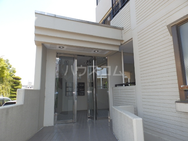 15/17 エントランス