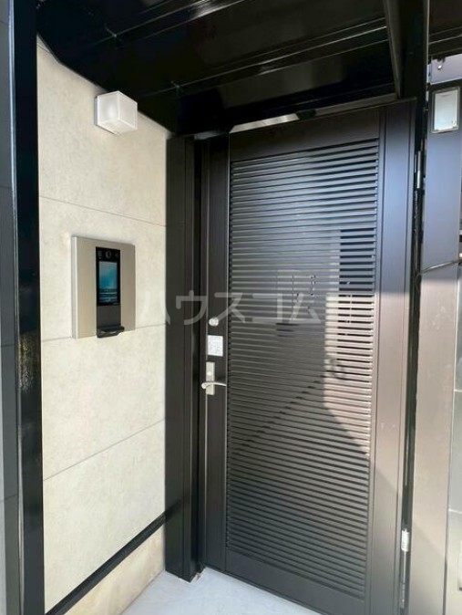 25/30 エントランス