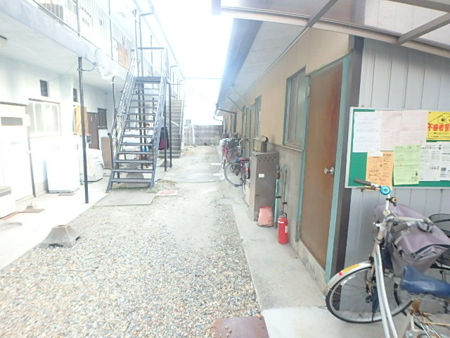 19/27 エントランス