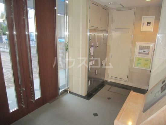 2/5 エントランス