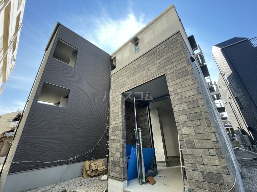 22/30 エントランス