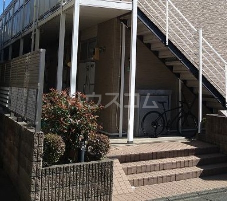 16/20 エントランス