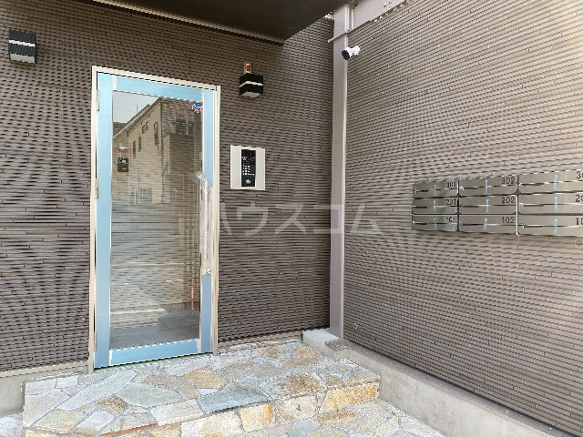 23/28 エントランス