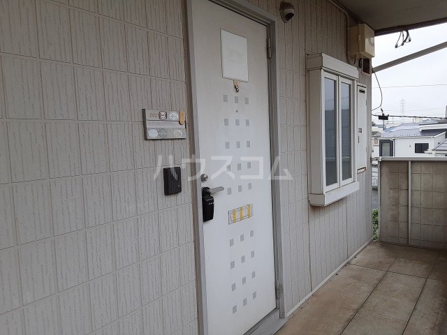 23/28 エントランス