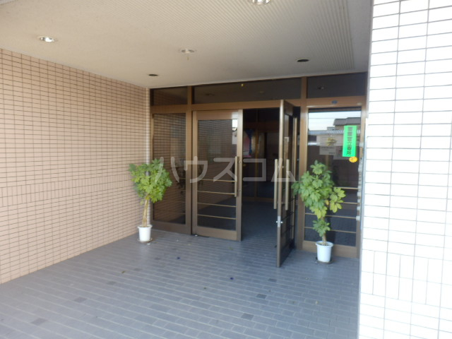 15/23 エントランス