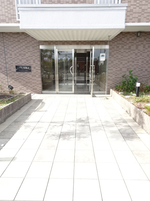 22/29 エントランス