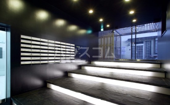 22/30 エントランス