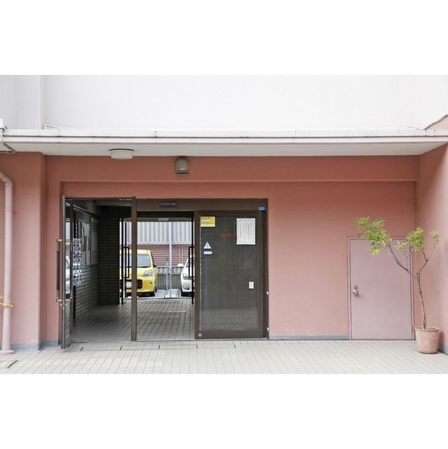 13/22 エントランス