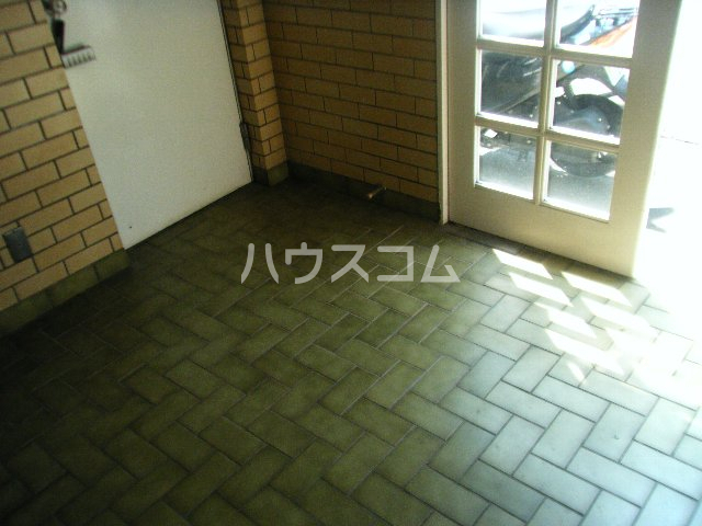 22/30 エントランス