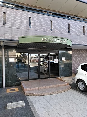 28/30 エントランス