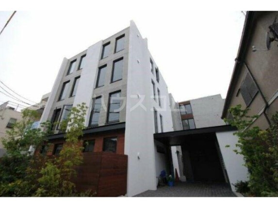 20/30 エントランス