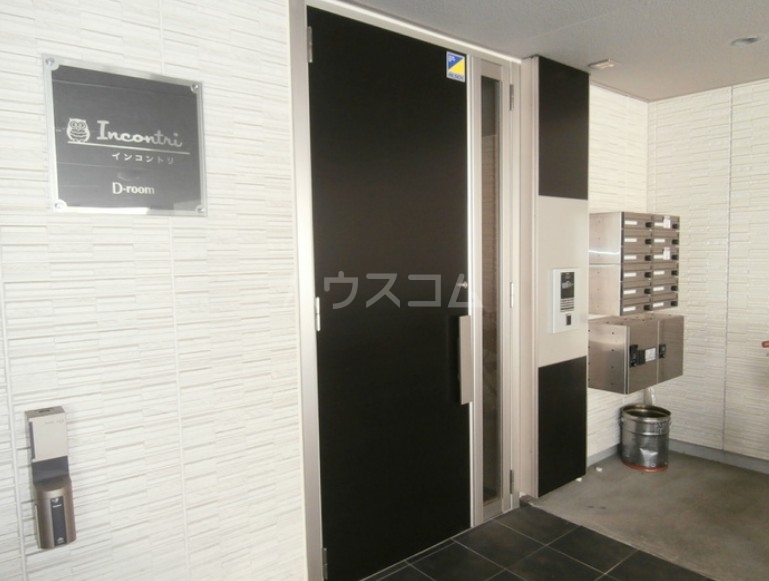 22/23 エントランス