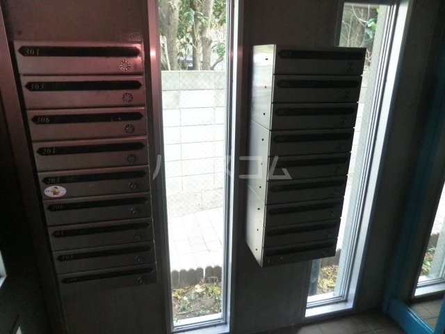 20/29 エントランス