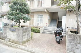 16/26 エントランス