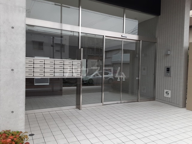 29/30 エントランス