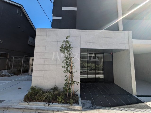 18/21 エントランス