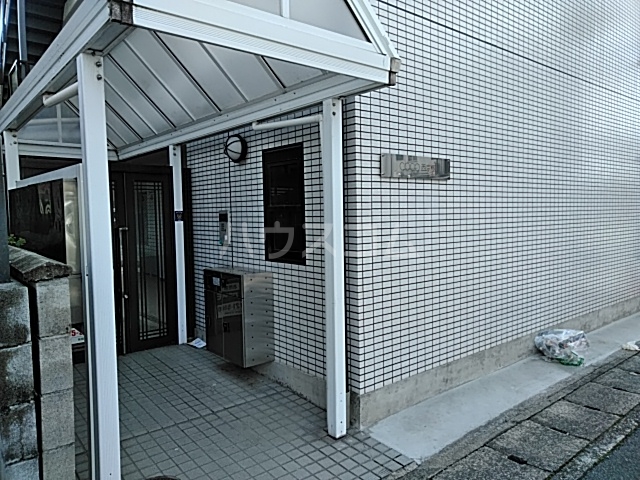 24/30 エントランス