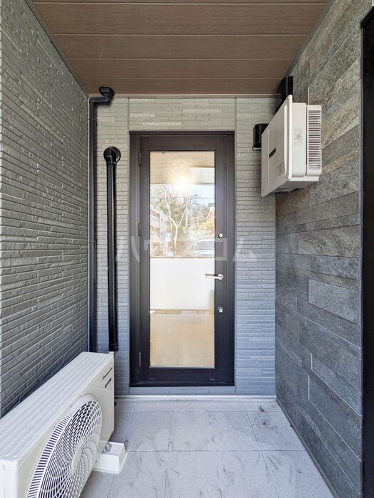 23/25 エントランス